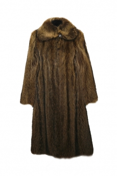Пальто женское из енота с воротником EFV-120